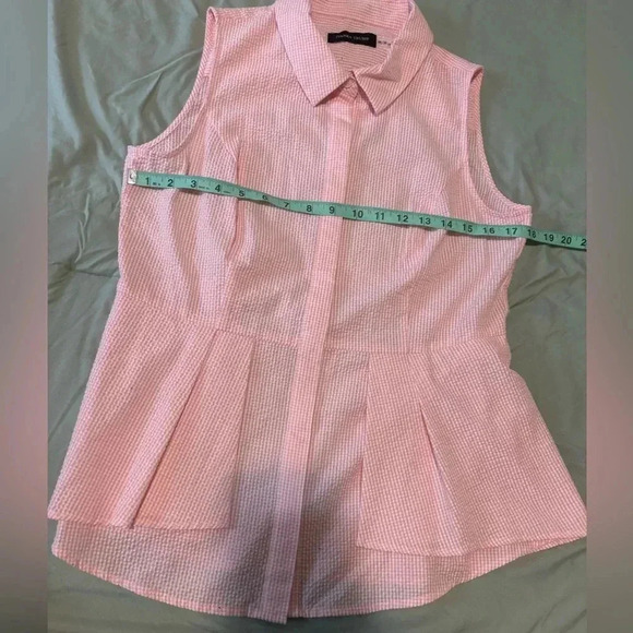 Ivanka Trump Top Womens Medium Sleeveless Hidden Button Down Pink Seersucker - Picture 5 of 8